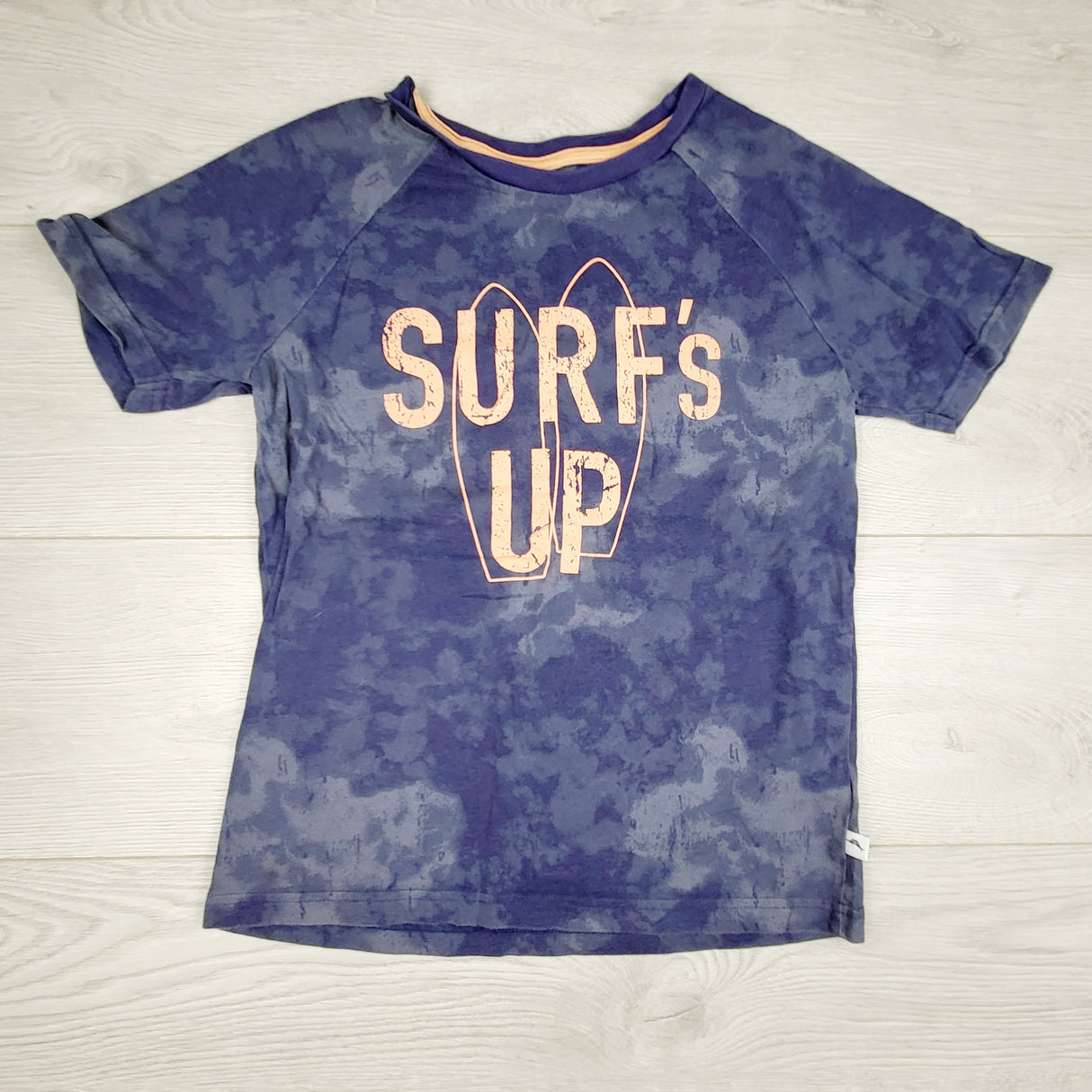 Tommy Bahama "Surf's Up" t-shirt. Size 7/8