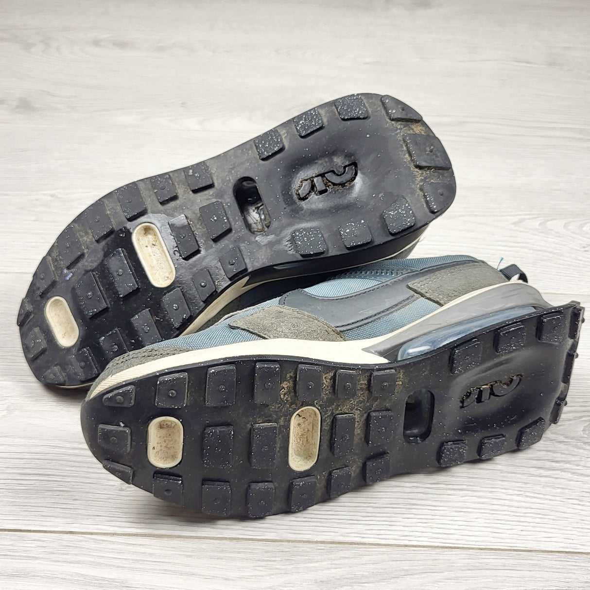 Nike Air Max Pre-Day LX Hasta Sneakers. Youth size 3.5