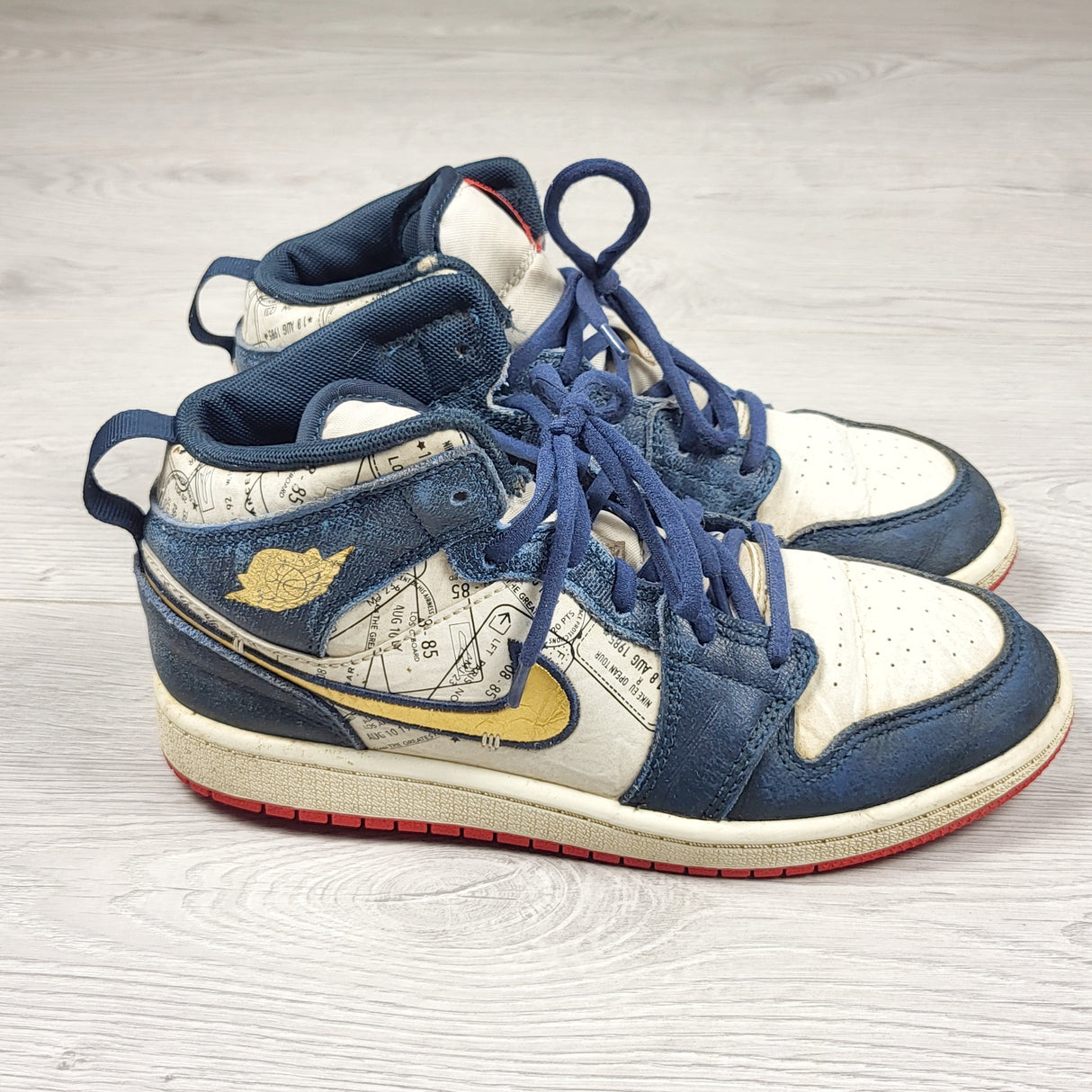 Nike Air Jordan blue and gold Take Flight hightop shoes. Youth size 2