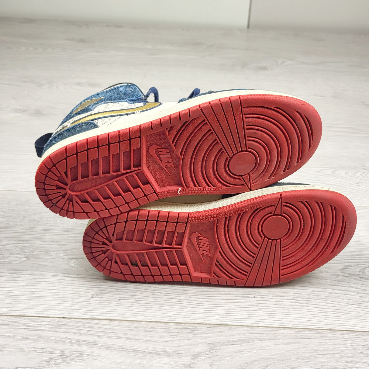 Nike Air Jordan blue and gold Take Flight hightop shoes. Youth size 2