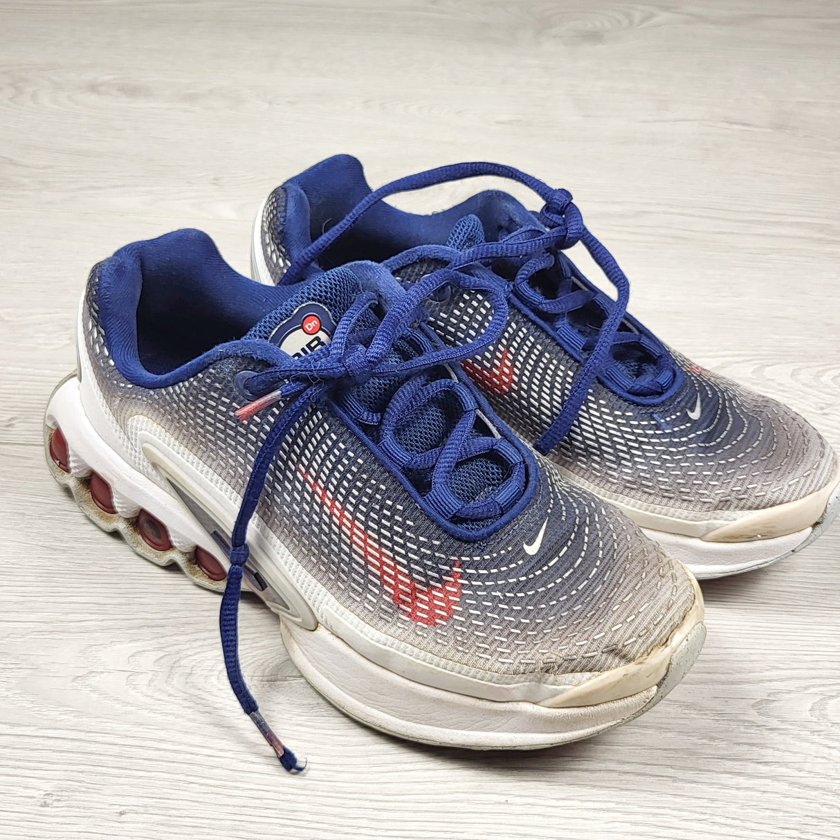 Nike Air Max Olympics edition shoes. Youth size 4