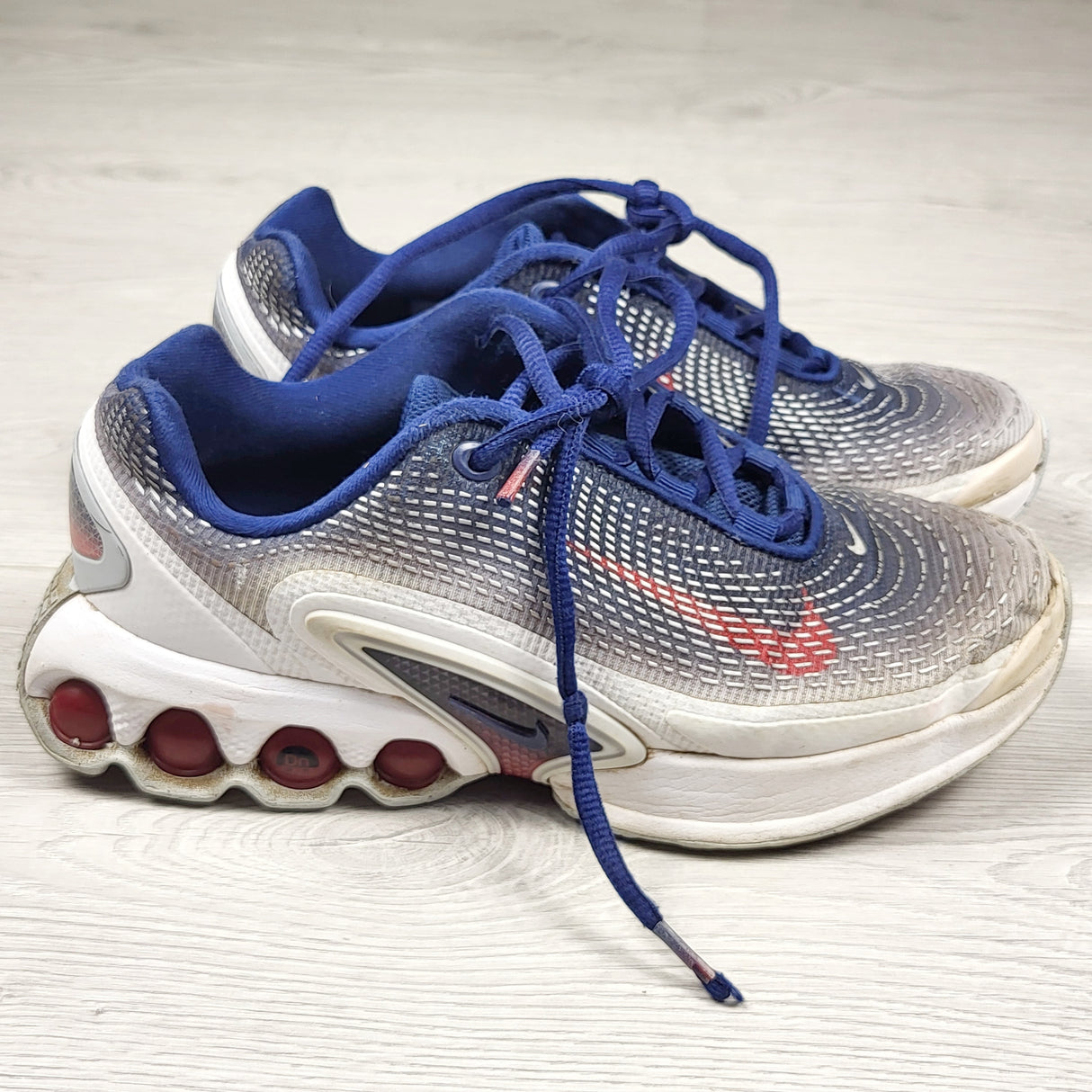 Nike Air Max Olympics edition shoes. Youth size 4