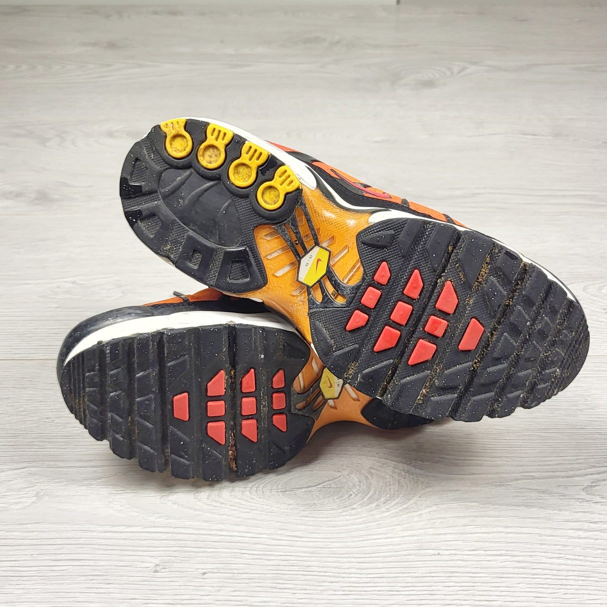 Nike Air Max Plus 'Sunset Tiger" shoes. Youth size 3