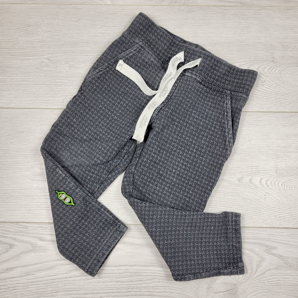 Peekaboo Beans grey houndstooth patterned pants. Size 2T