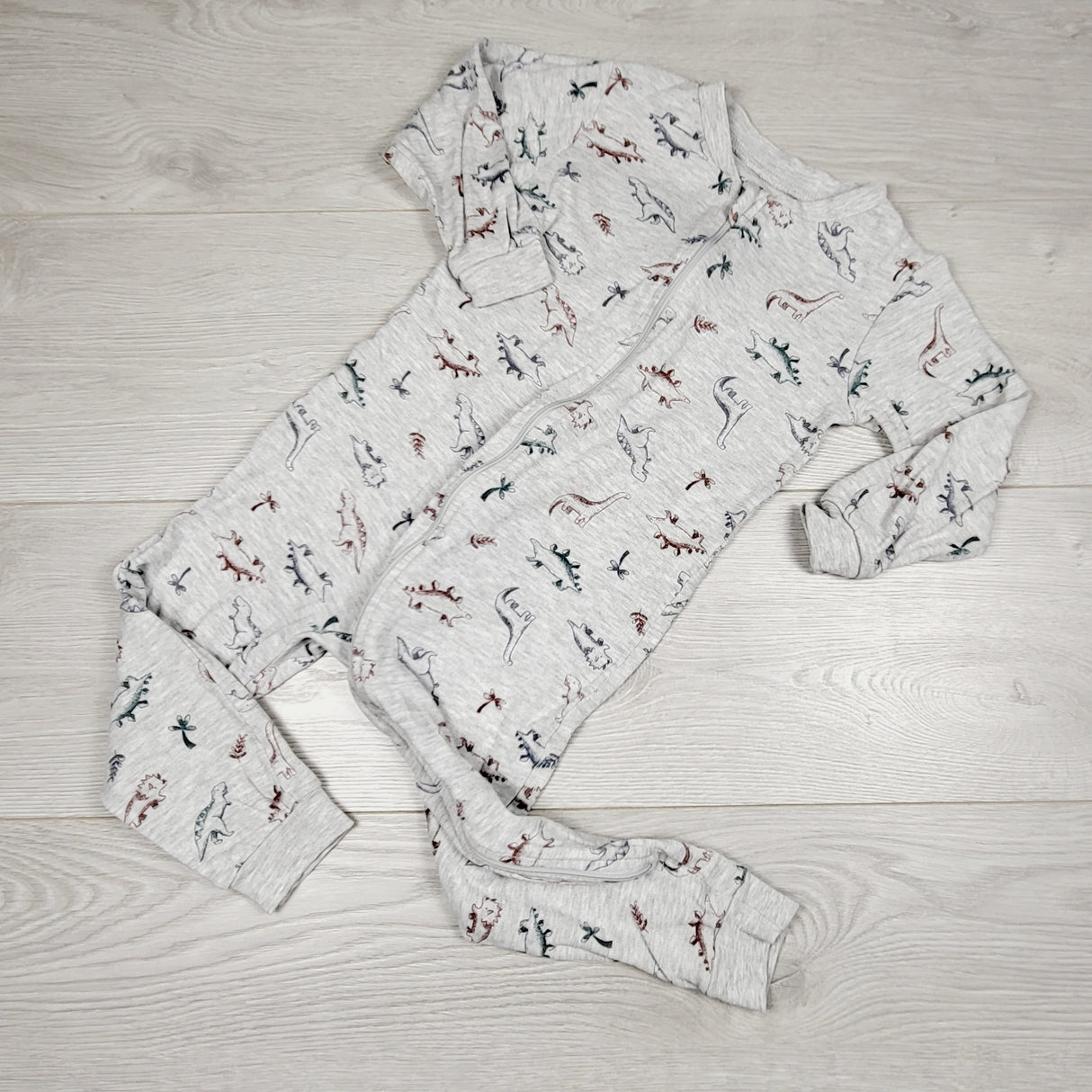 George grey sleeper with dinosaurs. Size 3T