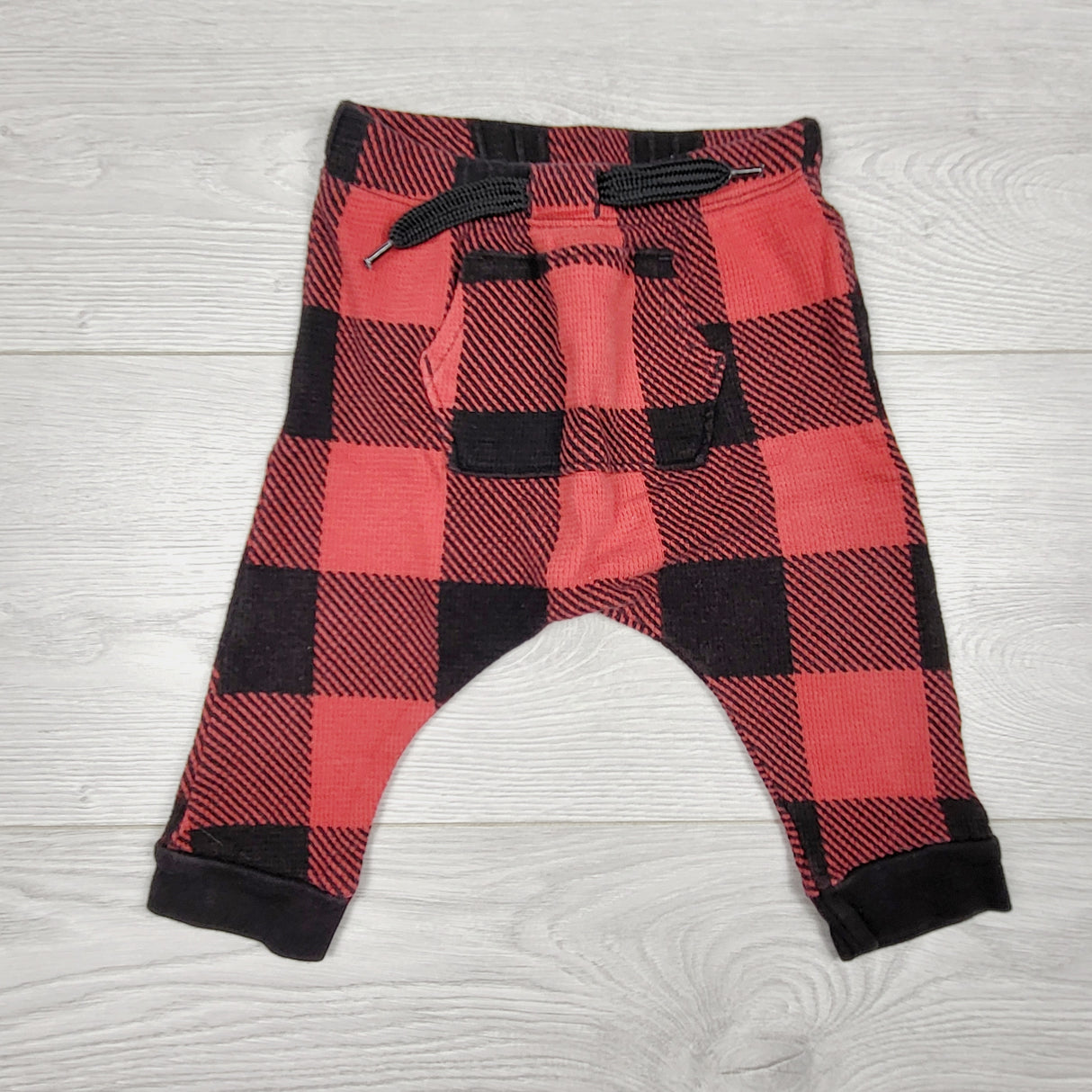 Old Navy buffalo plaid waffle knit pants. Size 6-12 months