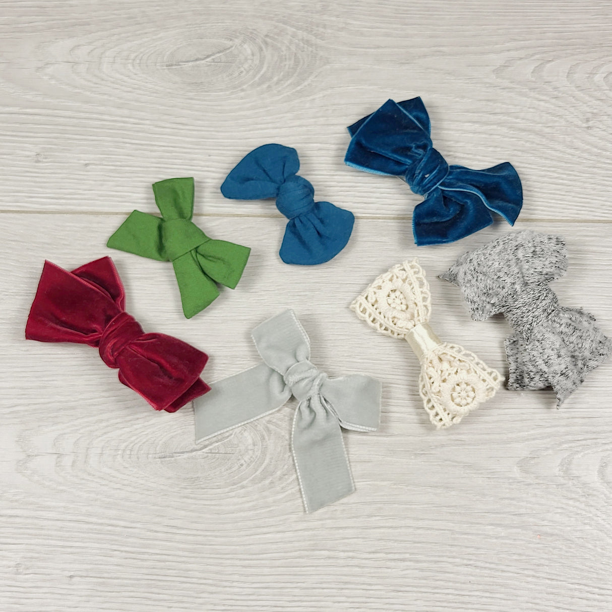 Lot of bow hair clips