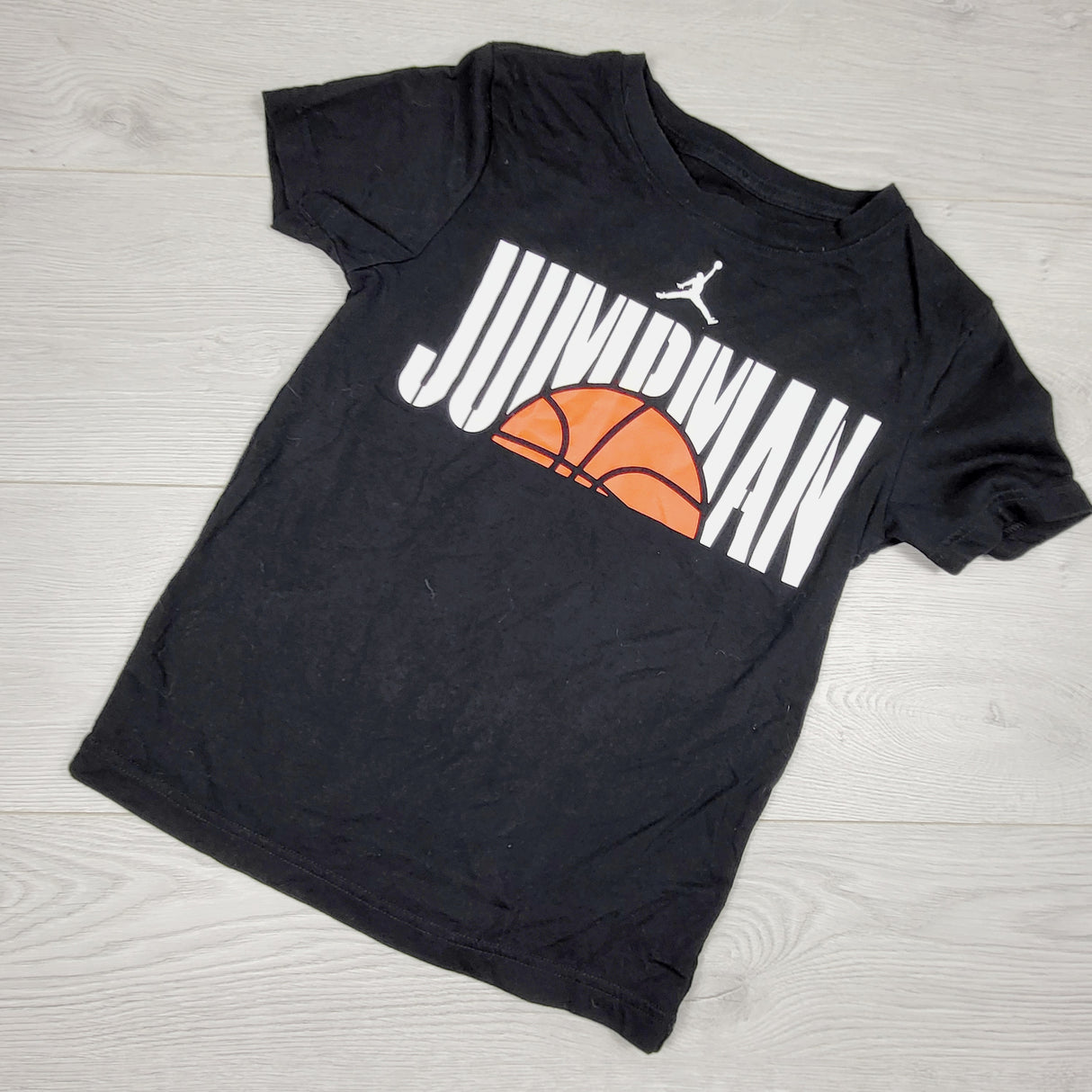 Jordan black cotton Jumpman t-shirt with basketball. Size 8-10 Years