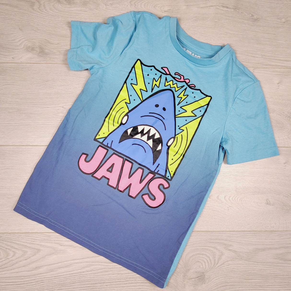 Blue Jaws t-shirt. Size 7/8