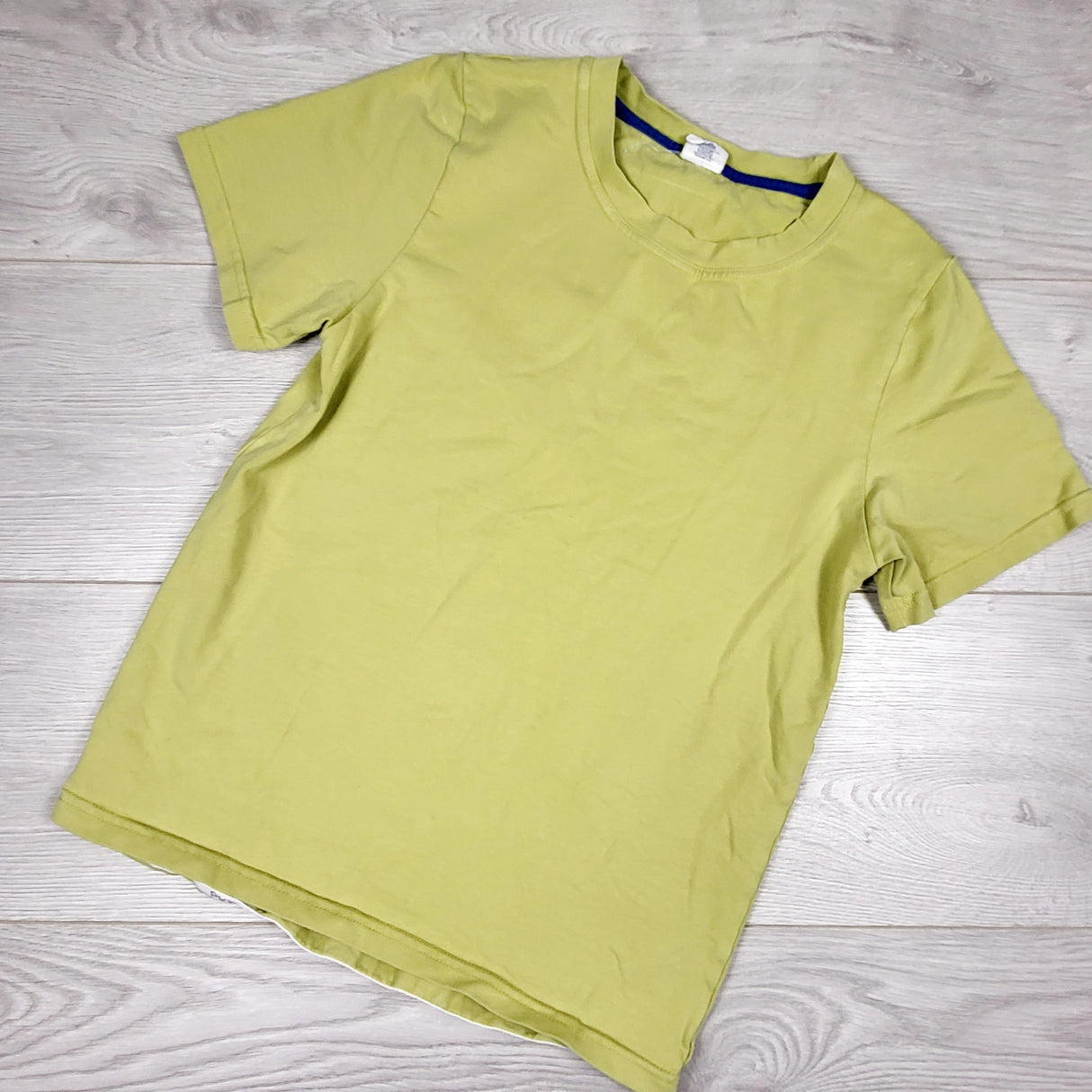 Peekaboo Beans chartreuse t-shirt. Size 10