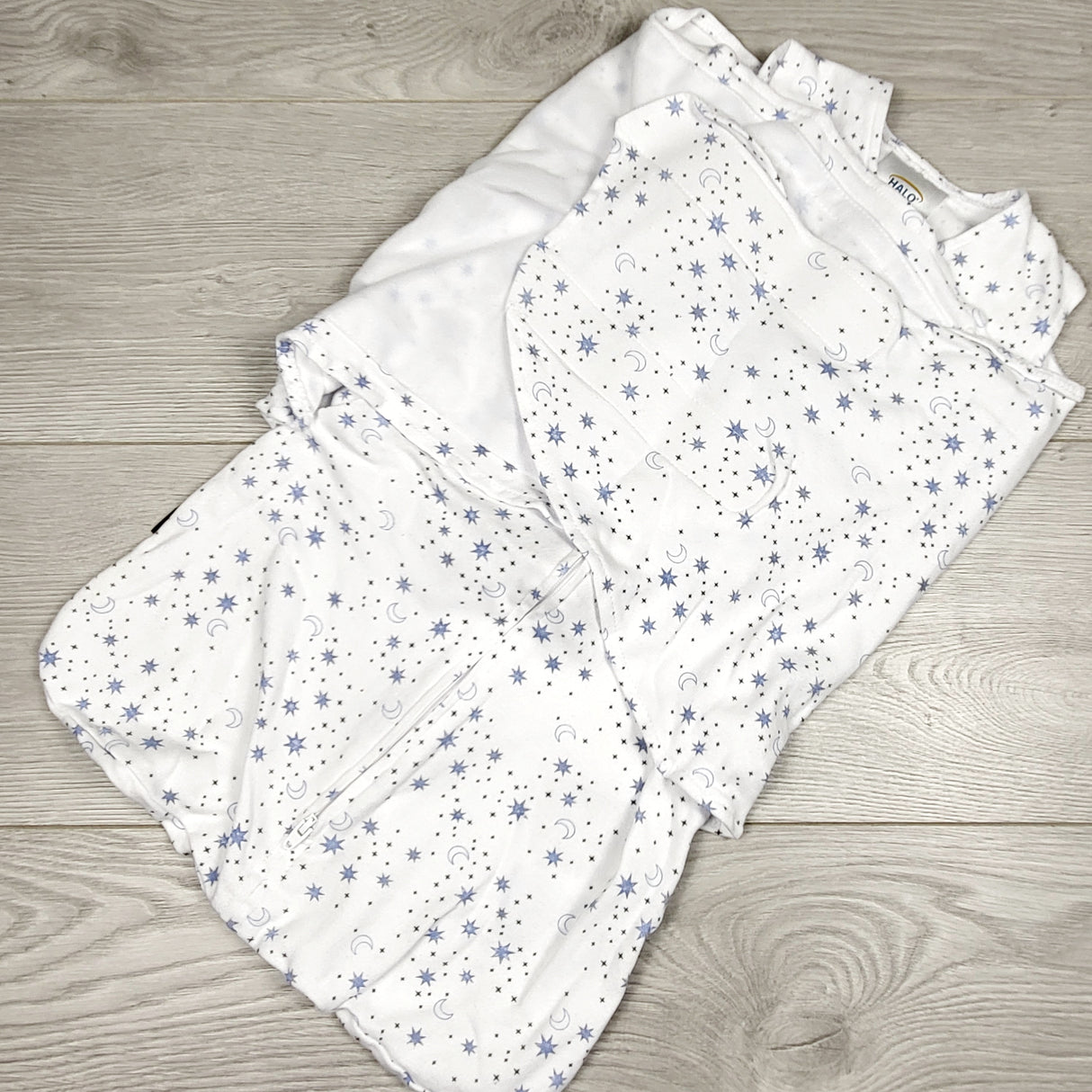 Halo white swaddle sleep sack with stars. Size 0-3 months