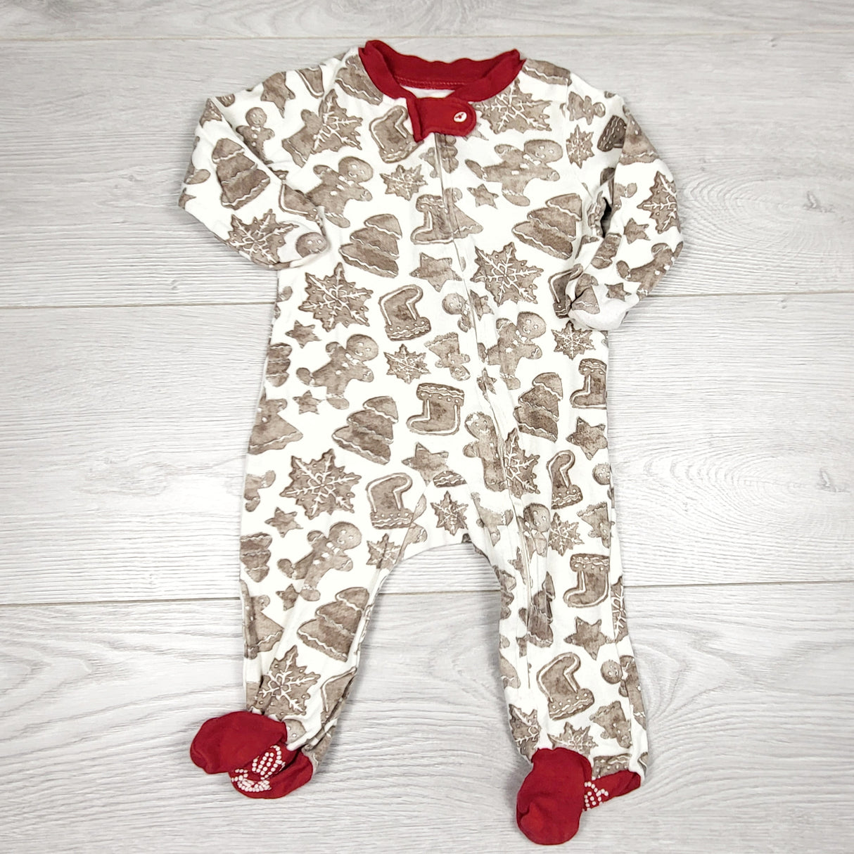 Burt's Bees zippered holiday sleeper. Size 0-3 months