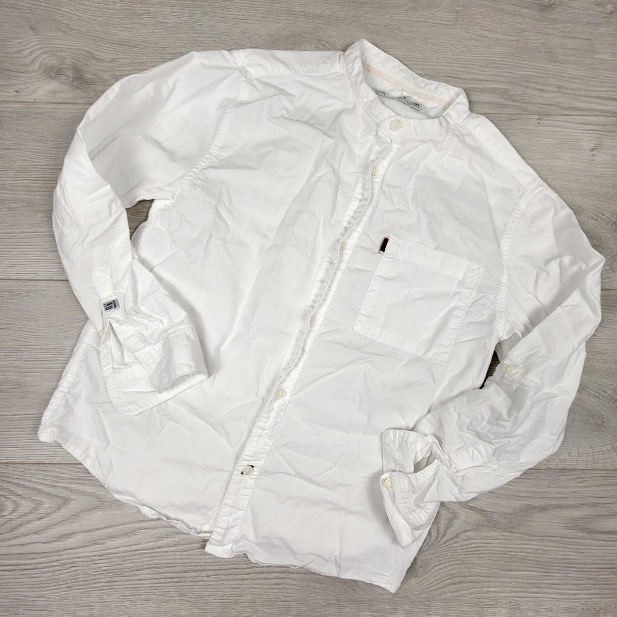 Zara white dress shirt with Mandarin collar. Size 9