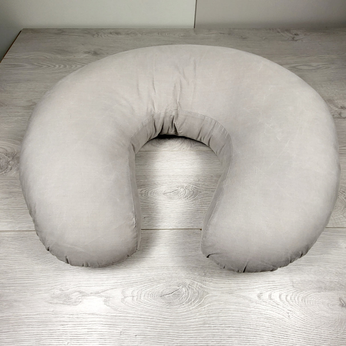 Grey breastfeeding pillow (sorry, no shipping)