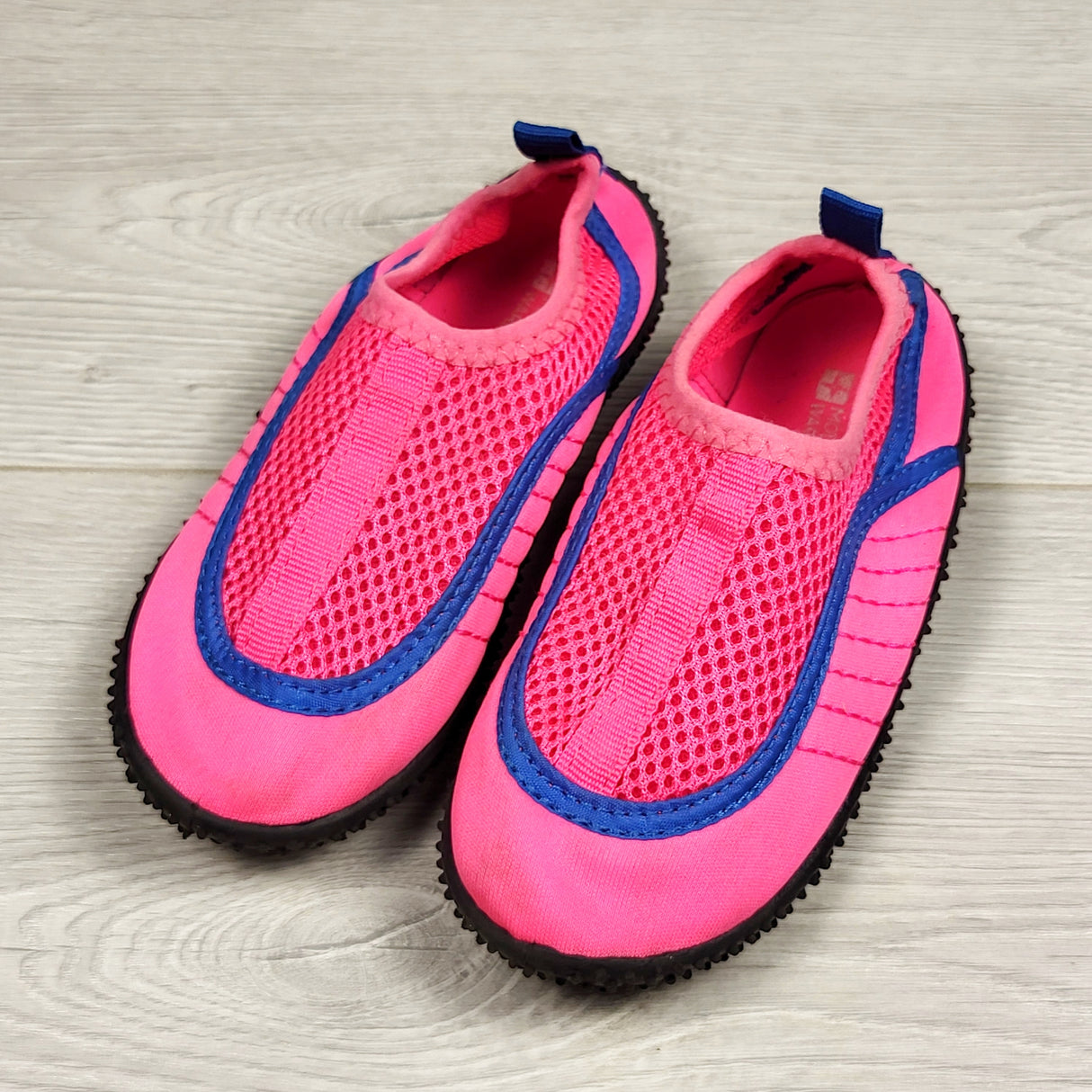Mountain Warehouse pink water / beach shoes. Sizes like an 8