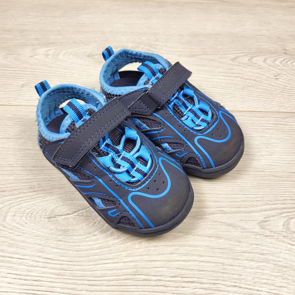 Joe navy and blue closed toe sandals. Size 5