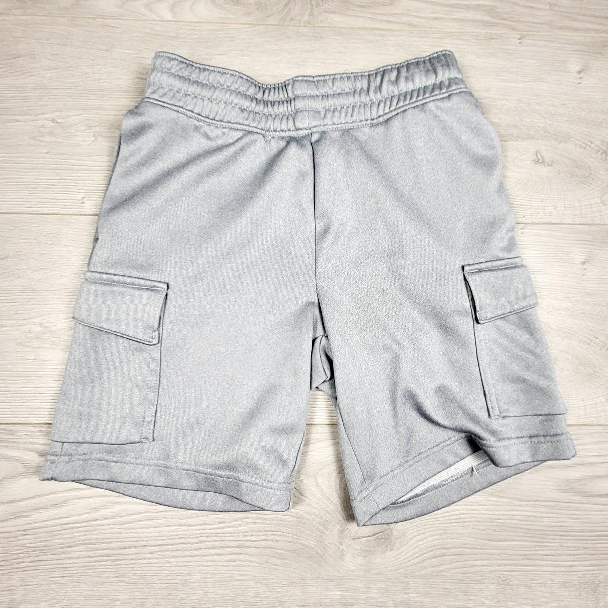 Old Navy grey active cargo shorts. Size 8