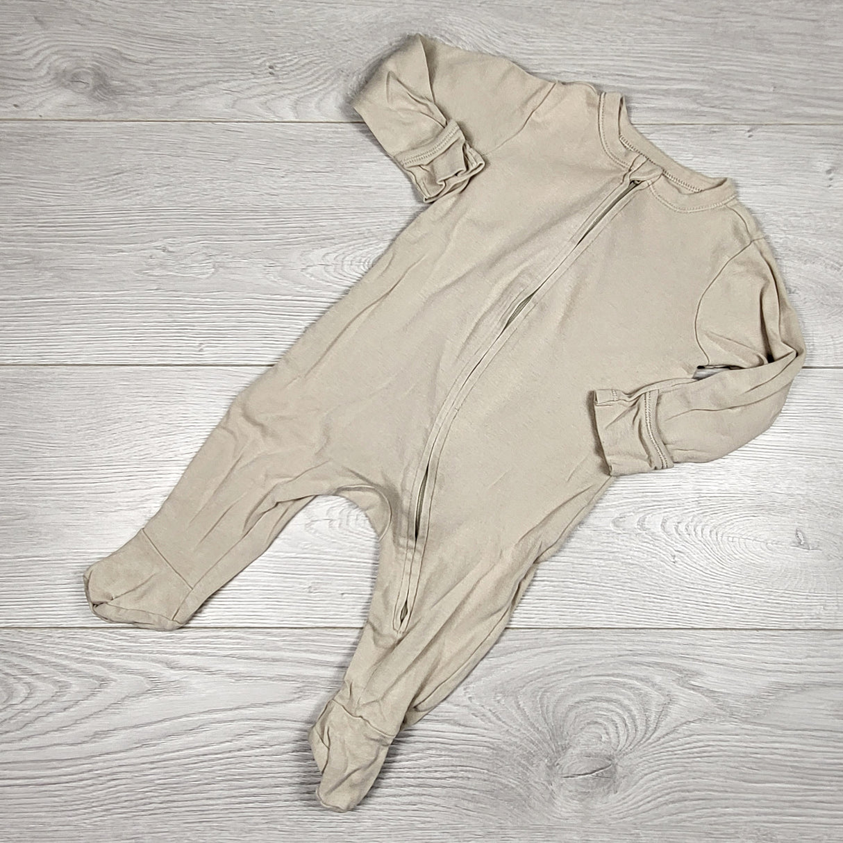 Old Navy beige zippered sleeper. Size 3-6 months