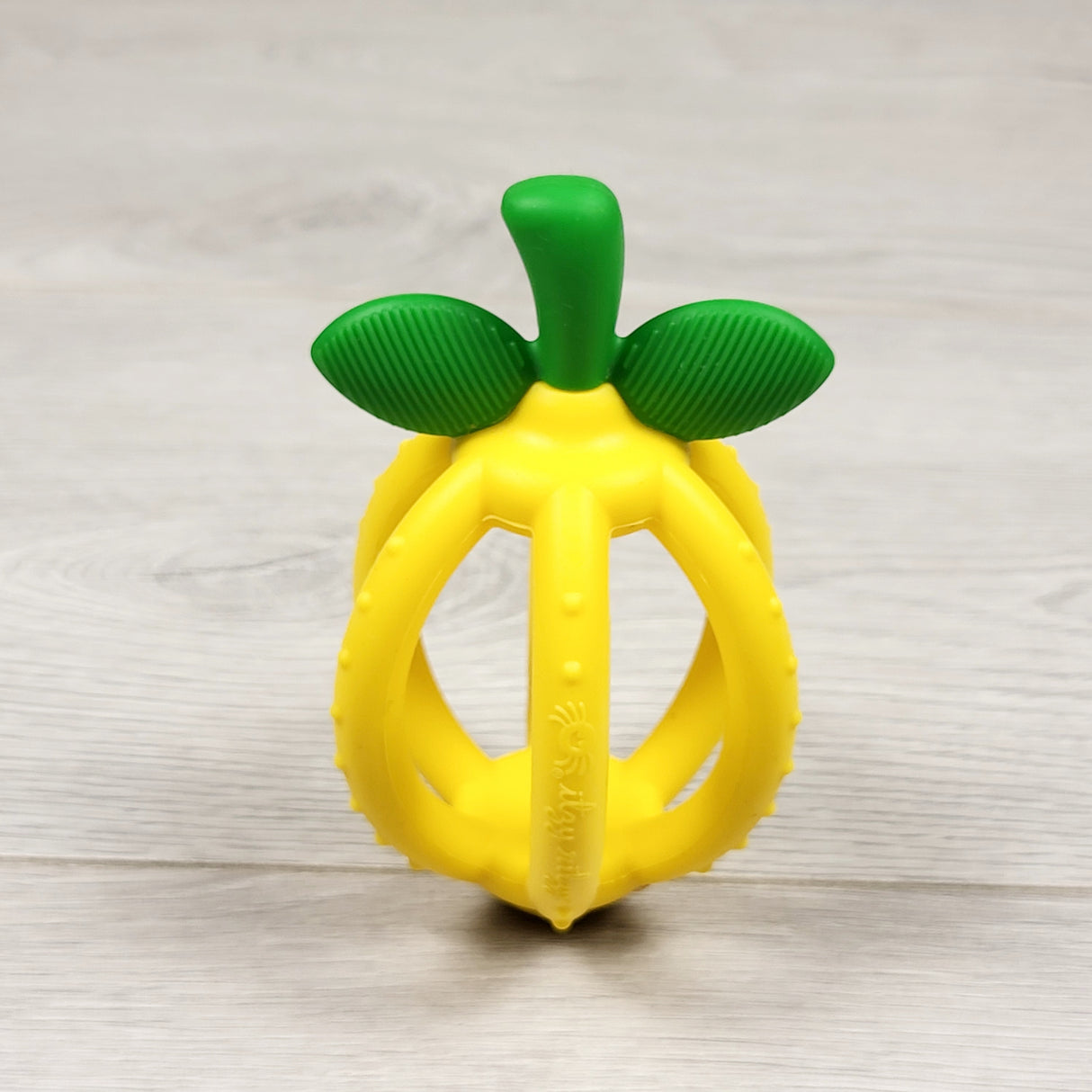 Itzy Ritzy lemon teether ball