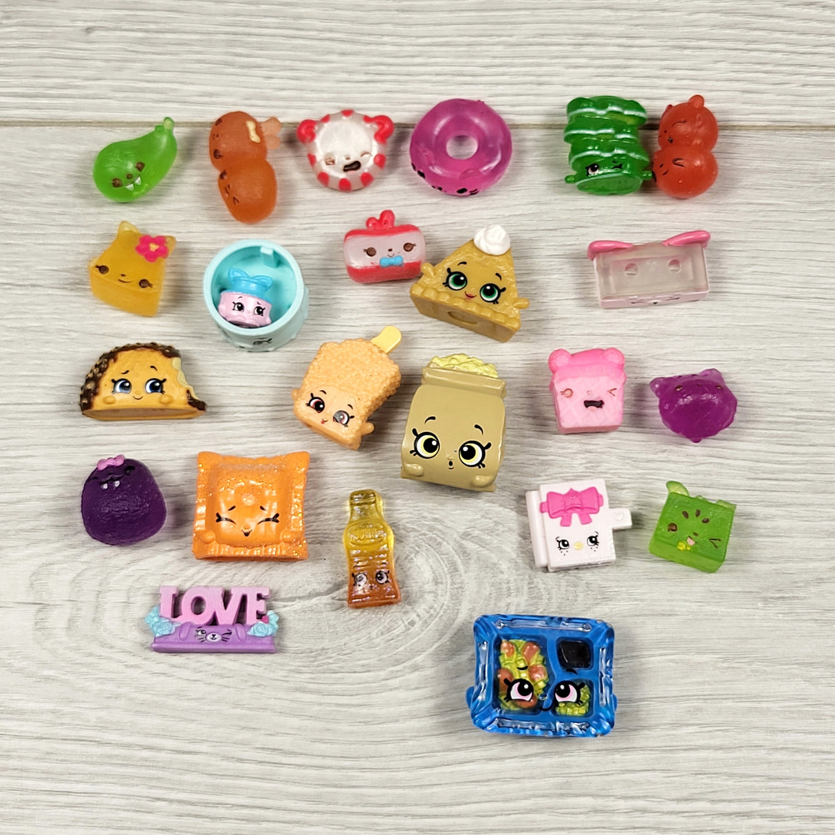 Shopkins figures lot