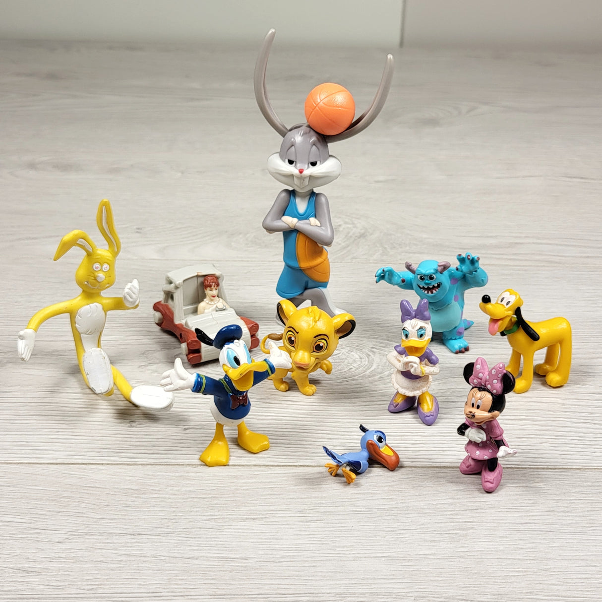 Looney Tunes figure lot