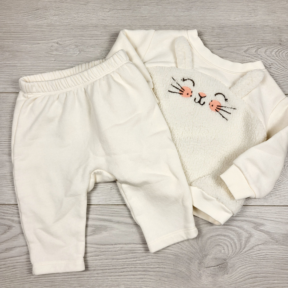Old Navy 2pc fleecy lined set with sherpa bunny. Size 3-6 months
