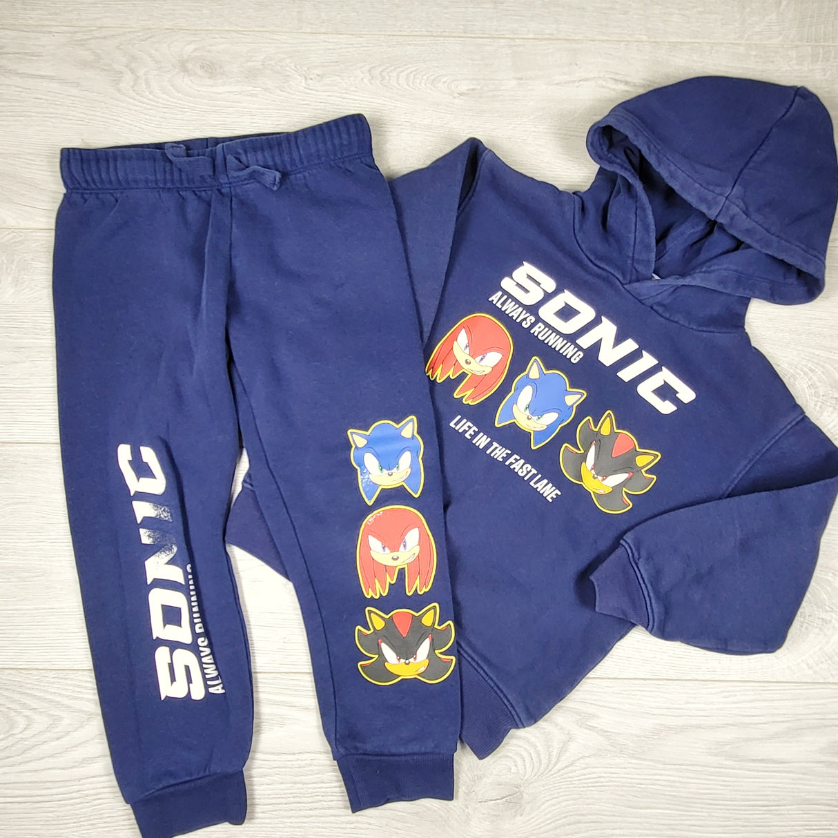 H and M navy 2pc Sonic hoodie set. Size 4-5T