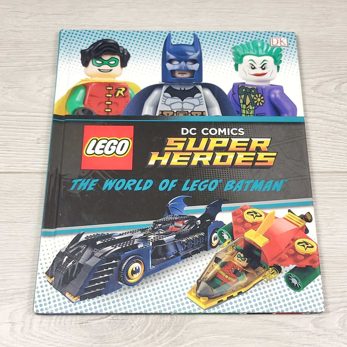 LEGO DC Comics Super Heroes: The World of LEGO Batman. Hardcover book