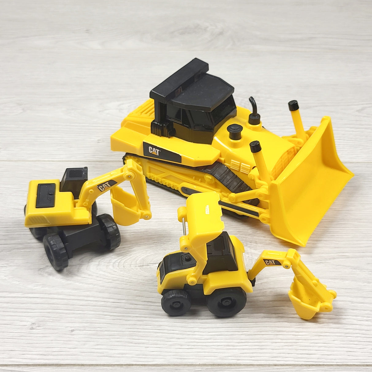 Lot of CAT mini machines