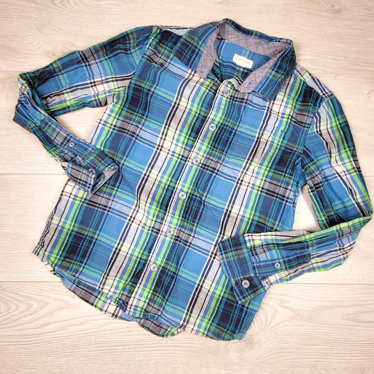 Cat and Jack plaid button down shirt. Size 8-10 Years