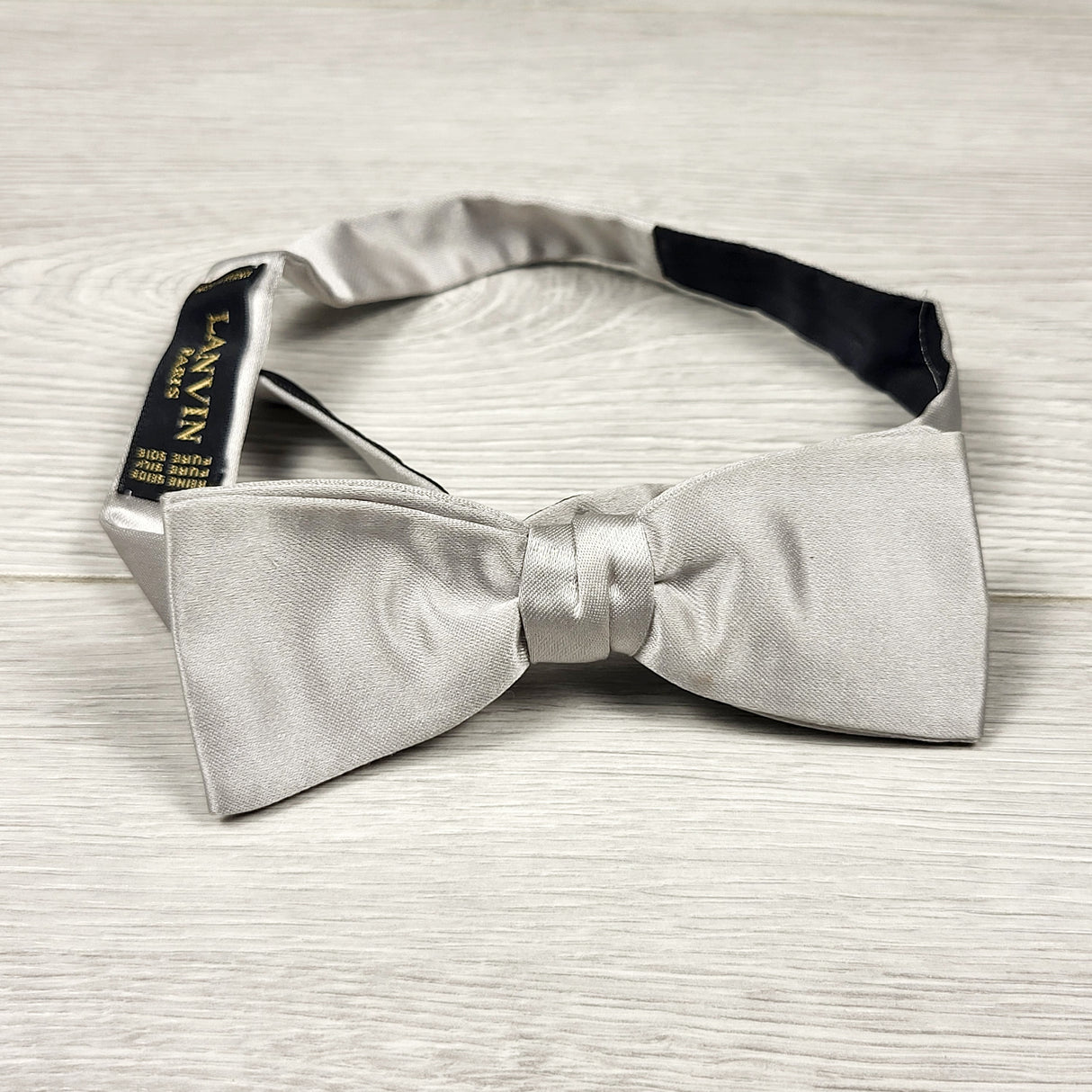Lavin Paris grey silk adjustable bow tie- retails for $200 new