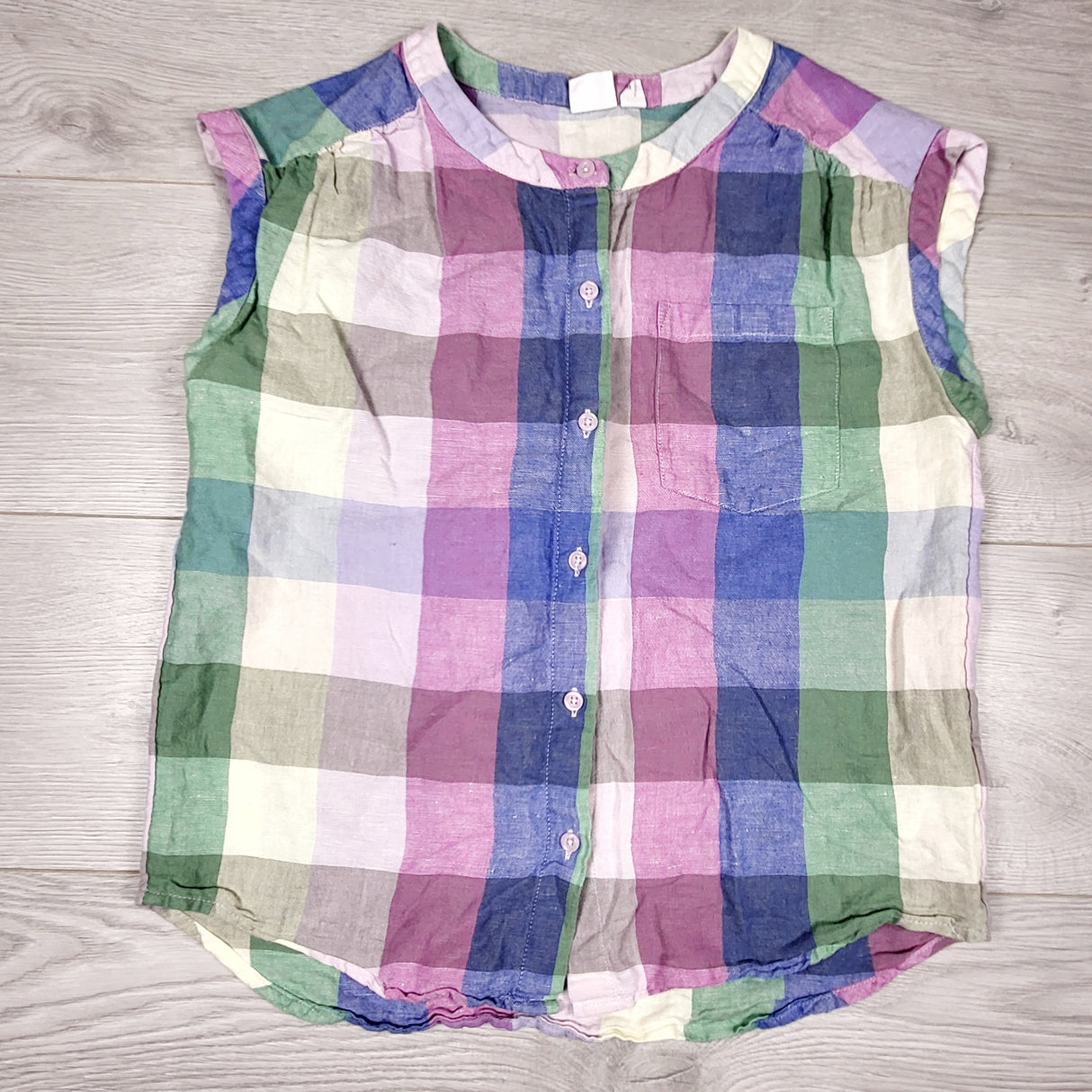 Gap plaid button down shirt. Size 14/16