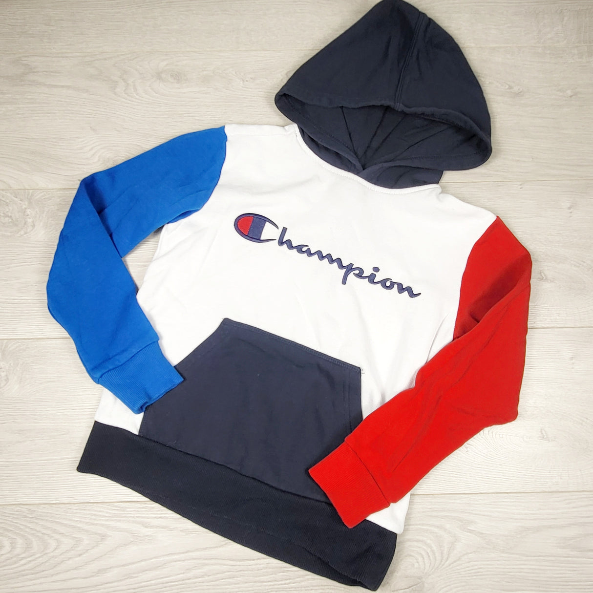 Champion fleecy lined colour block pullover hoodie. Size small