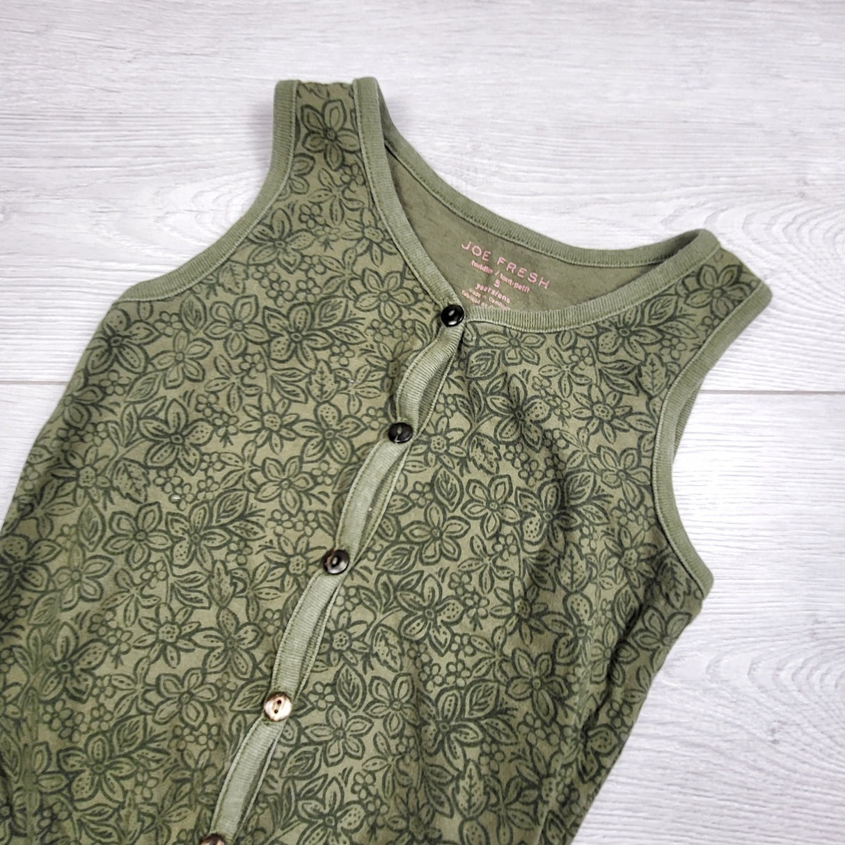 Joe green cotton leaf printed romper. Size 5T