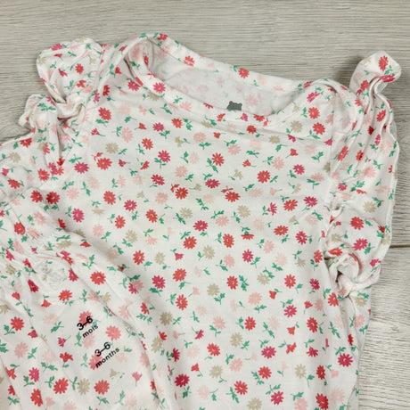 NEW - Gap white floral print shorts and bodysuit set. Size 3-6 months
