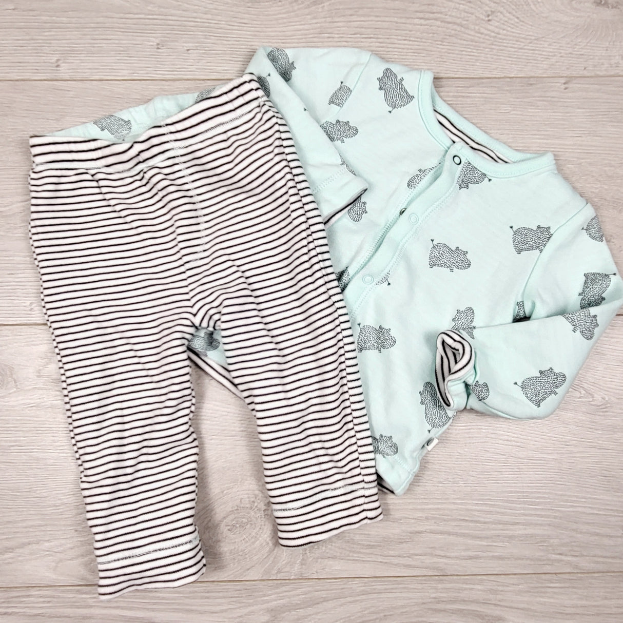 Petit Lem reversible 2pc set. Size 9 months