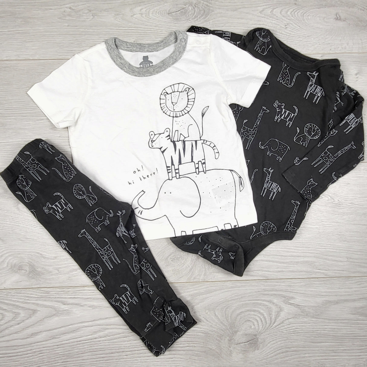 Gap black and white 3pc set with jungle animals. Size 12-18 months