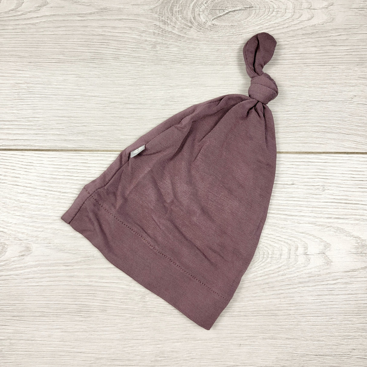 Kyte Baby knotted bamboo baby hat. Newborn size