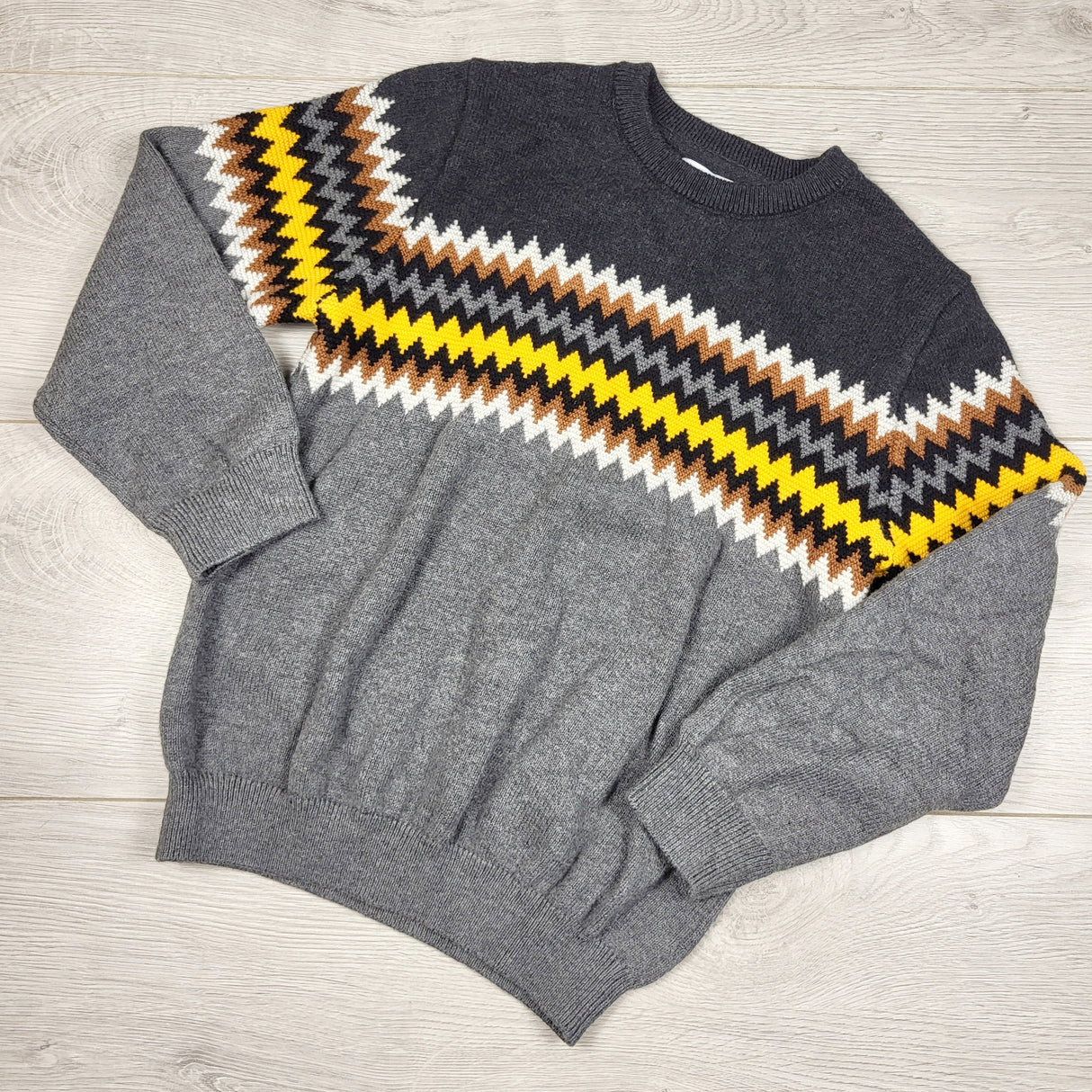 Mayoral grey jaquard sweater. Size 6 Years