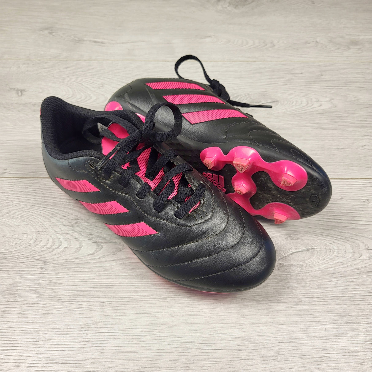 Adidas Goletto VIII Firm Ground Junior soccer cleats. Youth size 2