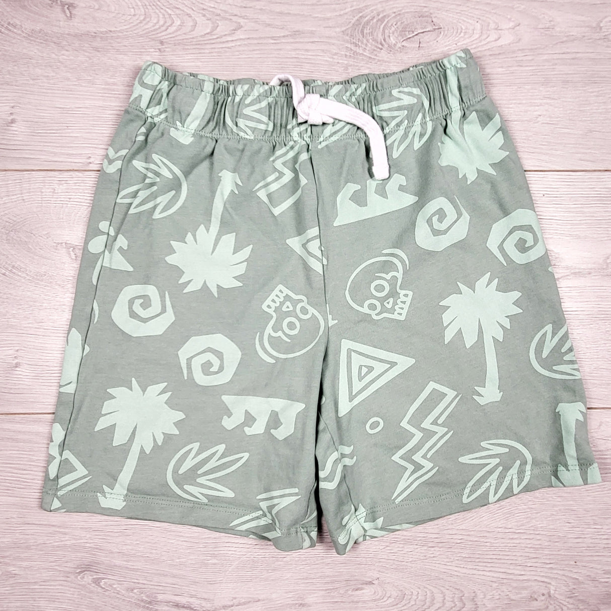 Joe green patterned drawstring shorts. Size 7/8