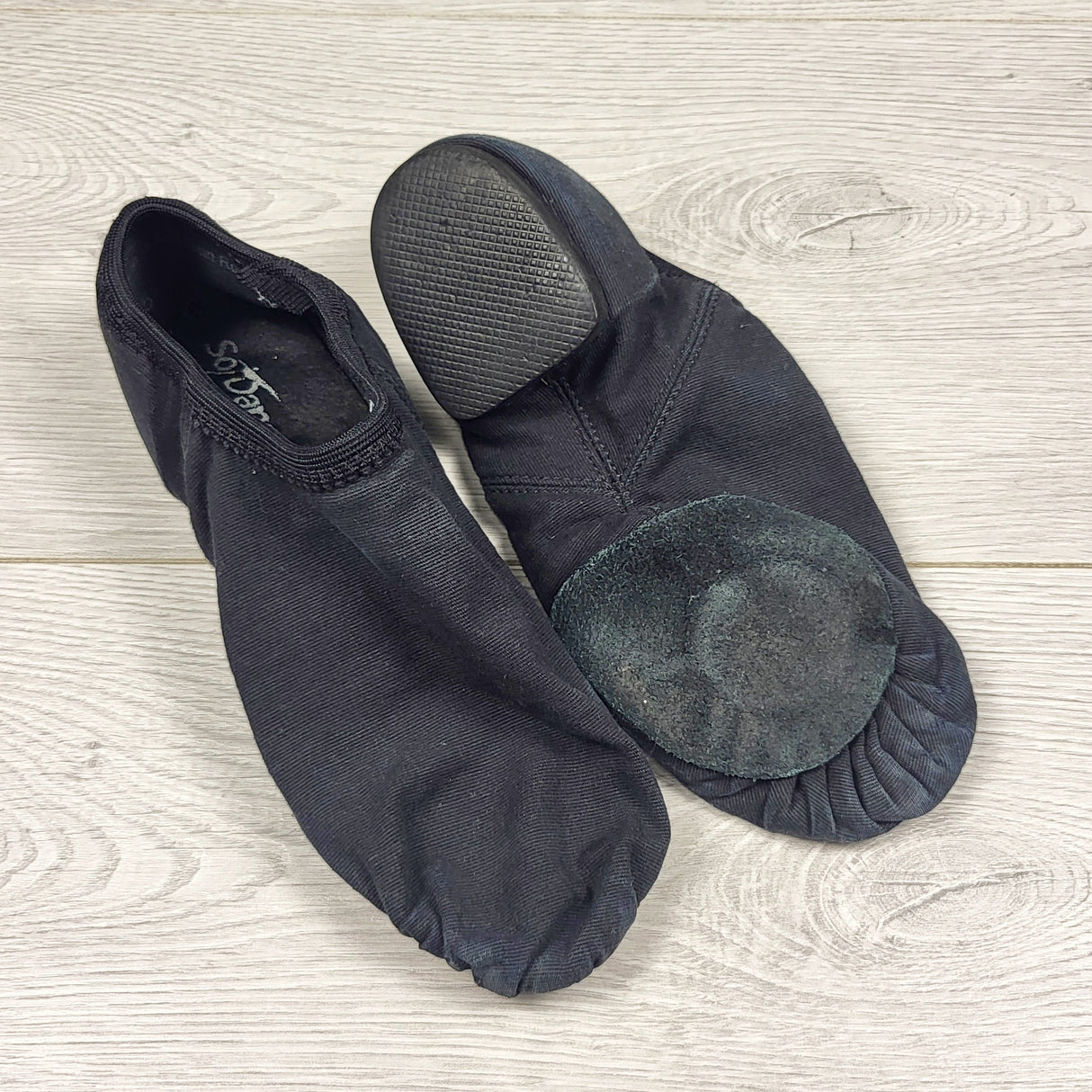 So Danca black canvas jazz shoes. Size 5