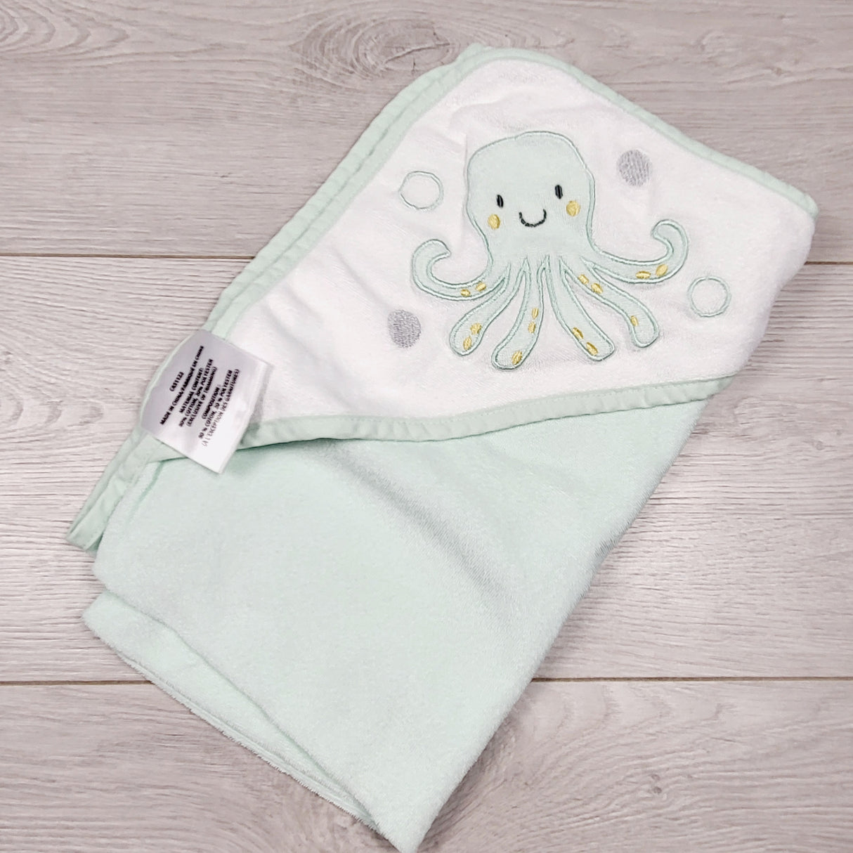 Hooded towel with octopus
