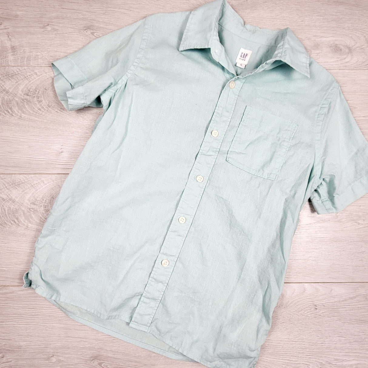 Gap mint green linen blend button down shirt. Size 8
