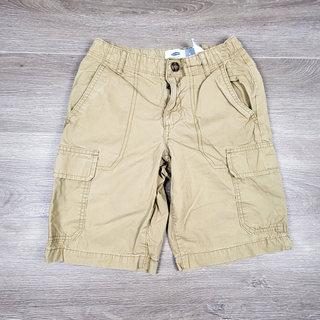 Old Navy tan cargo shorts. Size 8