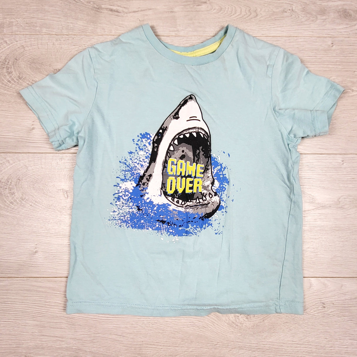 George blue-green shark t-shirt. Size 6