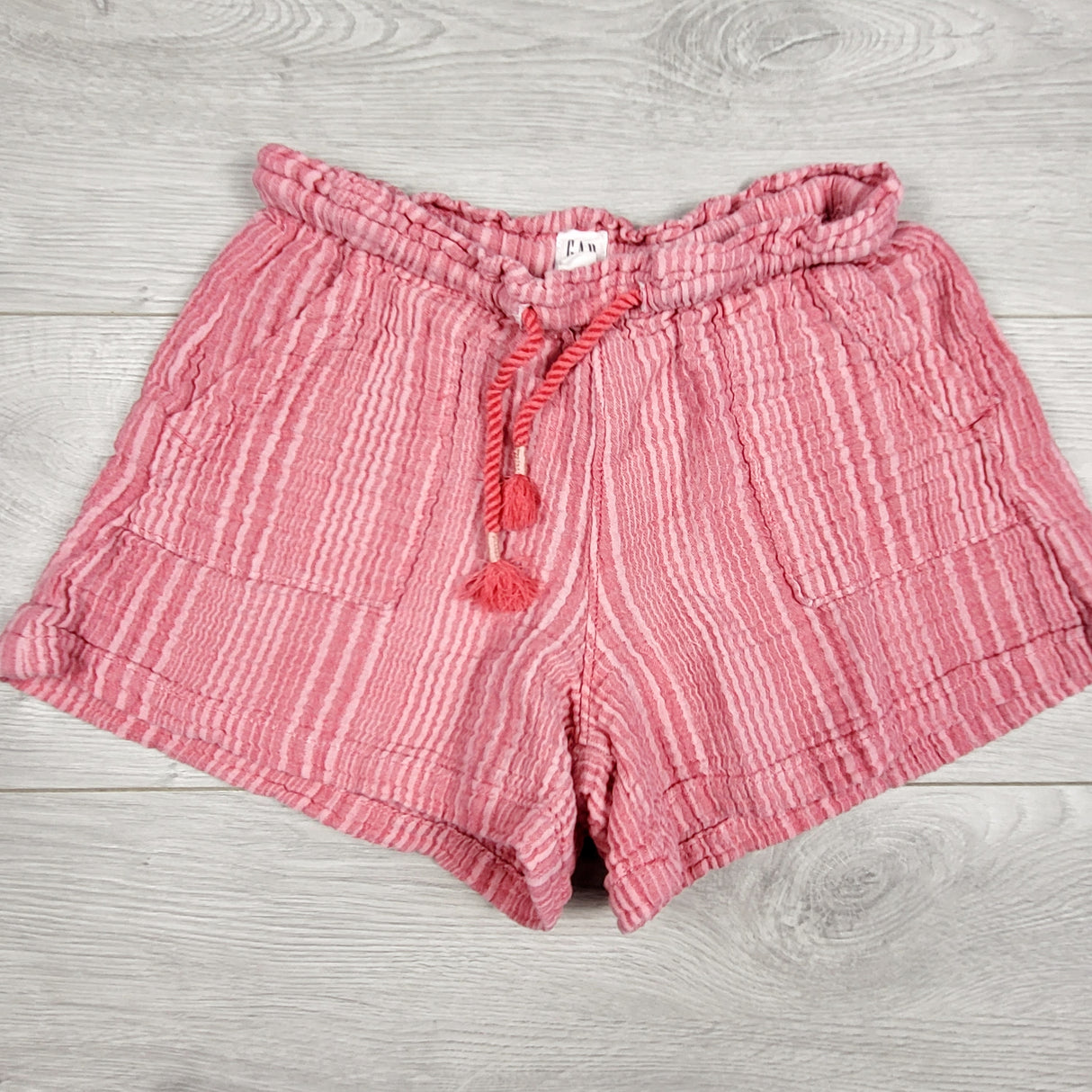 Gap pink striped linen blend shorts. Size 6/7