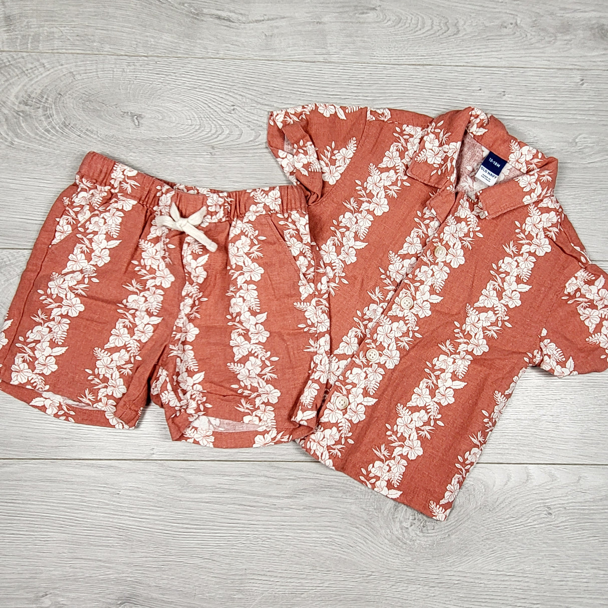 Old Navy coral Hawaiian print 2pc linen blend set. Size 12-18 months