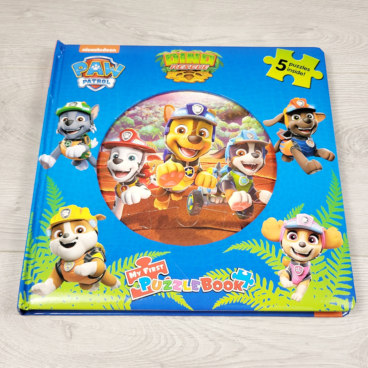 Paw Patrol Dino Rescue puzzle book (5 puzzles inside)