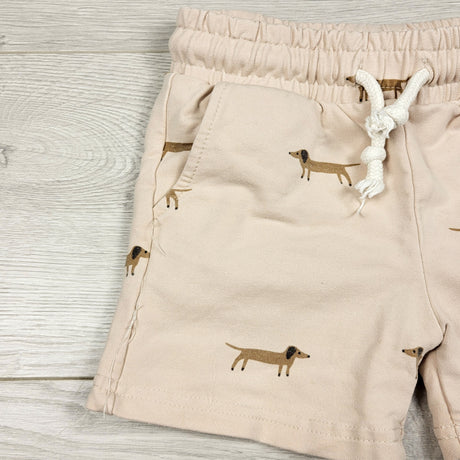 Jamie Kay beige organic cotton "Jalen" shorts with dogs. Size 3T